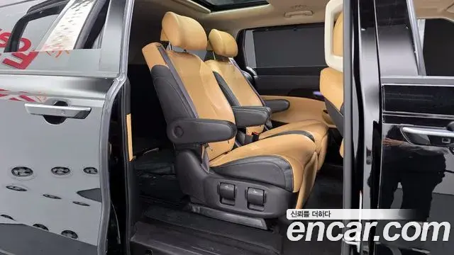 Kia Carnival 2021 — Фото 12/20