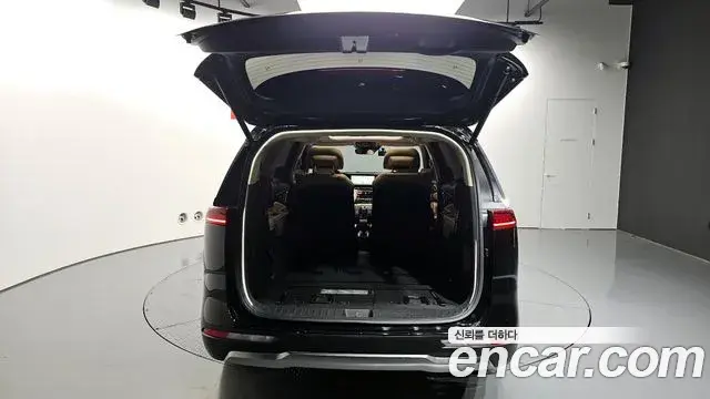 Kia Carnival 2021 — Фото 20/20