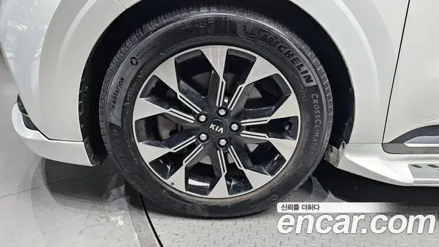 Kia Carnival 2021 — Şəkil 9/20