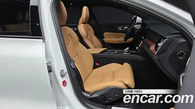 Volvo V60 Cross Country 2022 — Фото 11/20