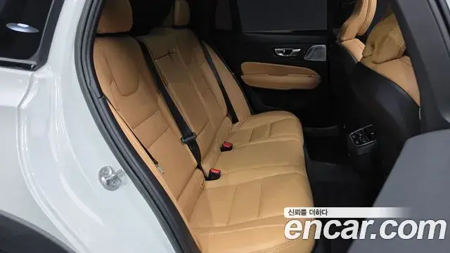 Volvo V60 Cross Country 2022 — Фото 12/20