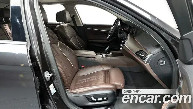 BMW 5 Series 2021 — Şəkil 7/20