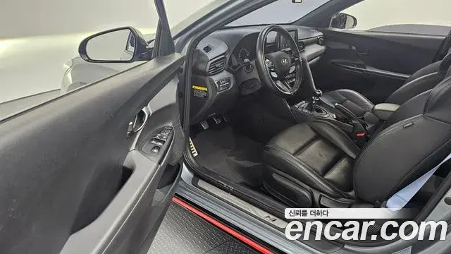 Hyundai Veloster 2018 — Photo 17/20