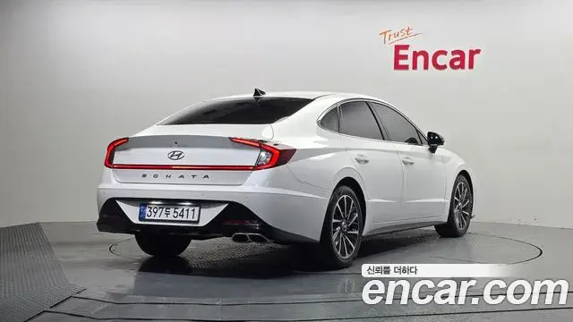 Hyundai Sonata Hybrid 2020 — ფოტო 17/20
