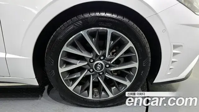 Hyundai Sonata Hybrid 2020 — ფოტო 16/20