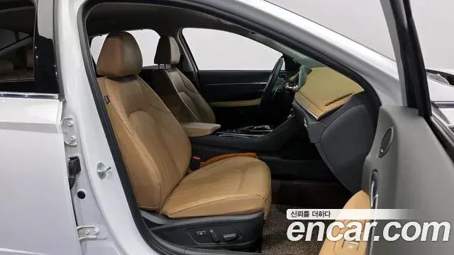 Hyundai Sonata Hybrid 2020 — ფოტო 18/20