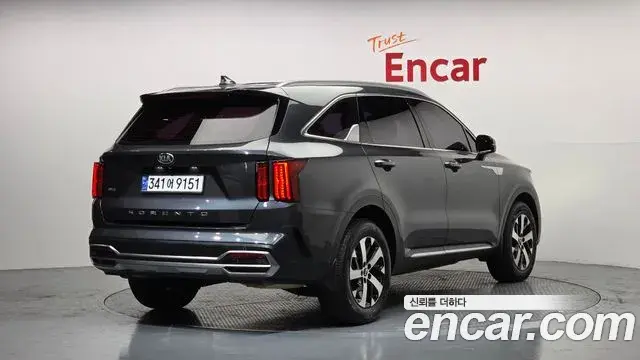 Kia Sorento 2021 — Photo 2/20