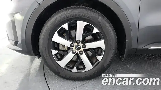 Kia Sorento 2021 — Photo 5/20