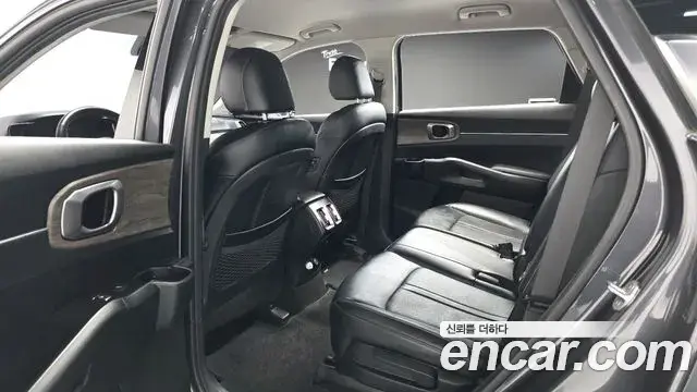 Kia Sorento 2021 — Photo 12/20