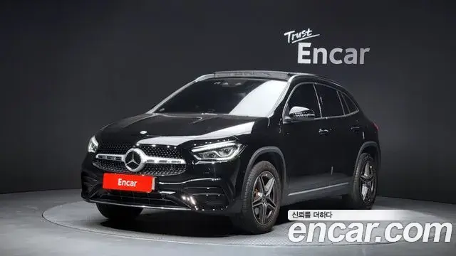 Mercedes-Benz GLA-Class 2022 — Photo 7/20