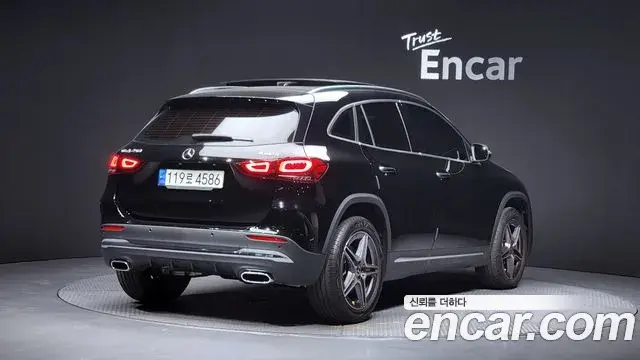 Mercedes-Benz GLA-Class 2022 — Photo 14/20