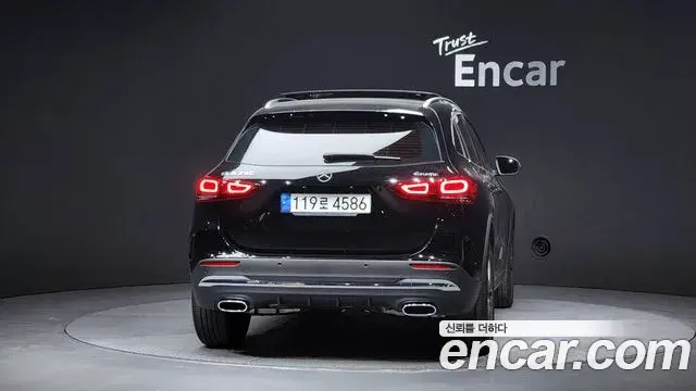 Mercedes-Benz GLA-Class 2022 — Photo 15/20