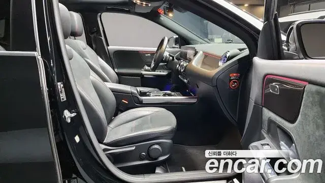Mercedes-Benz GLA-Class 2022 — Photo 4/20