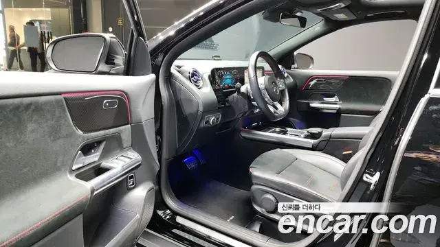 Mercedes-Benz GLA-Class 2022 — Photo 2/20