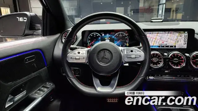 Mercedes-Benz GLA-Class 2022 — Photo 13/20