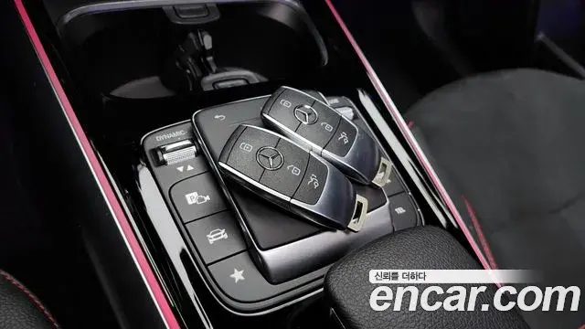 Mercedes-Benz GLA-Class 2022 — Photo 17/20