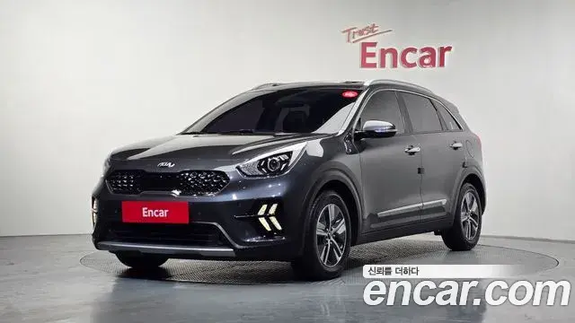 Kia Niro 2021 — ფოტო 18/20