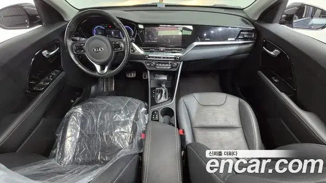 Kia Niro 2021 — ფოტო 11/20