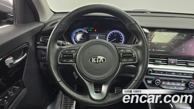 Kia Niro 2021 — ფოტო 3/20