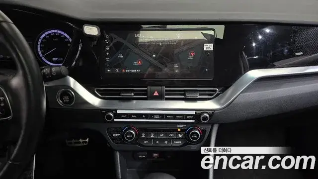 Kia Niro 2021 — ფოტო 16/20