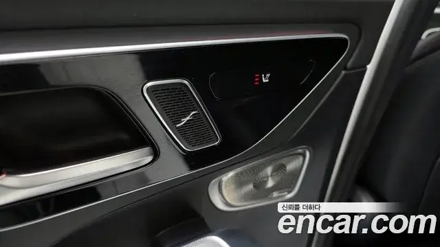 Mercedes-Benz GLC-Class 2024 — Şəkil 18/20