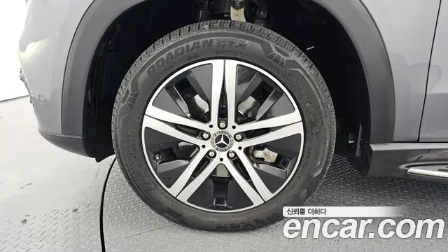 Mercedes-Benz GLE-Class 2019 — ფოტო 15/20