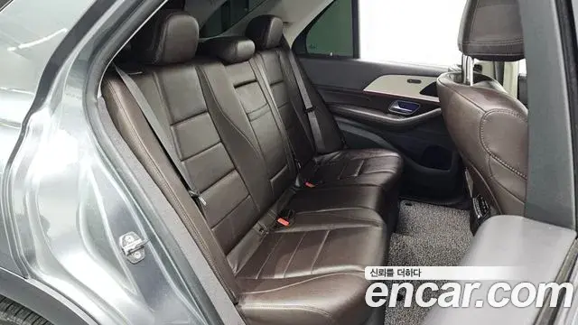 Mercedes-Benz GLE-Class 2019 — ფოტო 12/20