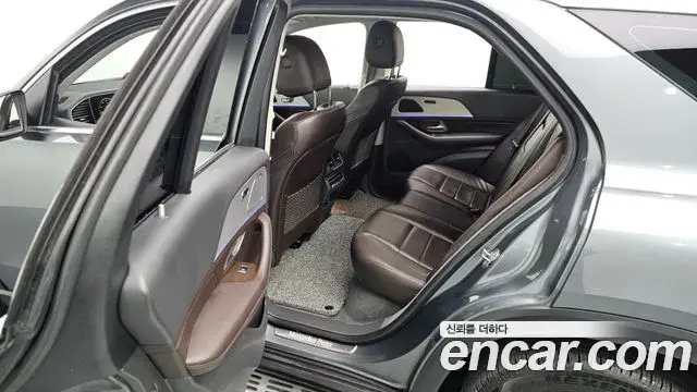 Mercedes-Benz GLE-Class 2019 — ფოტო 2/20