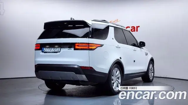 Land Rover Discovery 5 2018 — Şəkil 11/20