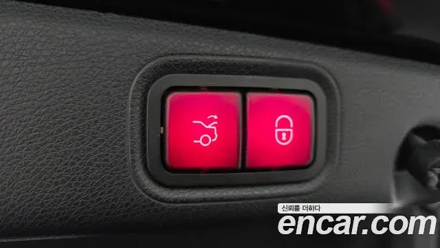 Mercedes-Benz E-Class 2020 — Photo 7/20