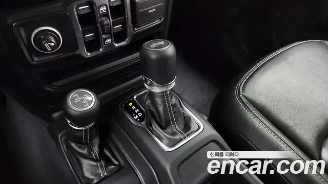 Jeep Wrangler 2022 — Фото 9/20