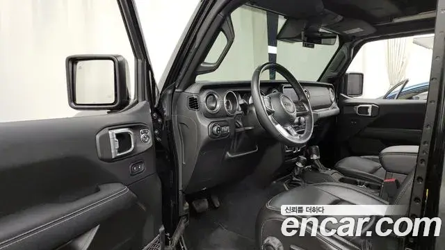 Jeep Wrangler 2022 — Фото 10/20