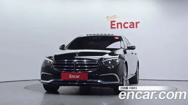 Mercedes-Benz E-Class 2023 — ფოტო 20/20