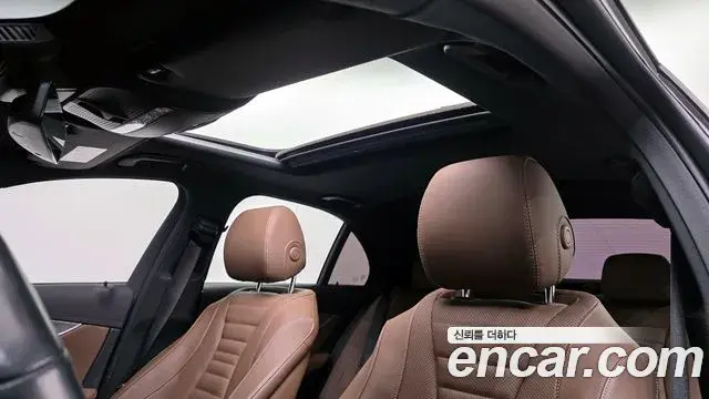 Mercedes-Benz E-Class 2023 — ფოტო 4/20