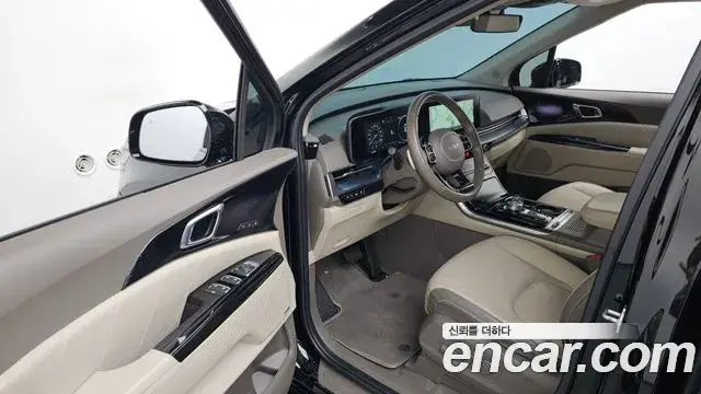 Kia Carnival 2022 — Photo 16/20