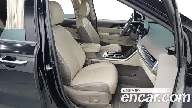 Kia Carnival 2022 — Photo 13/20