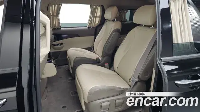 Kia Carnival 2022 — Photo 14/20