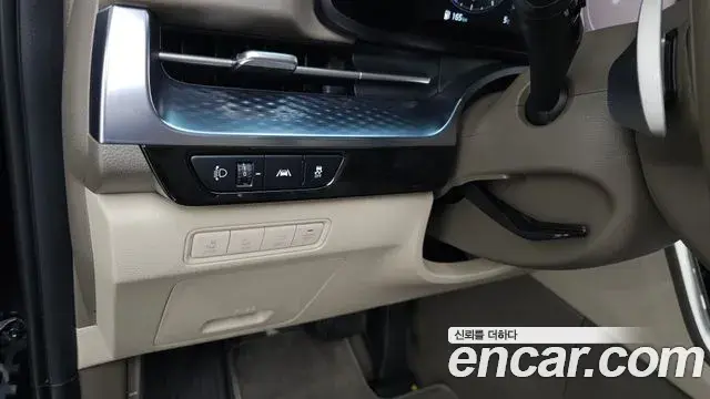 Kia Carnival 2022 — Photo 19/20