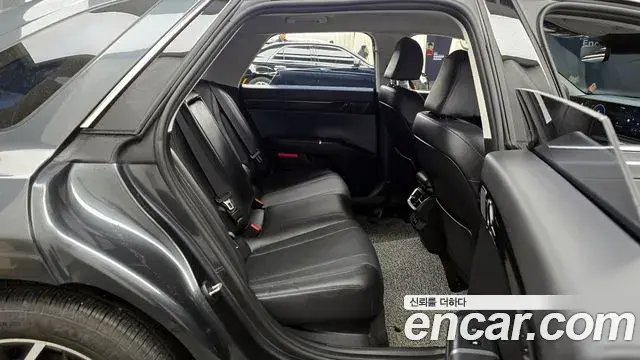Hyundai Grandeur Hybrid 2022 — Şəkil 19/20