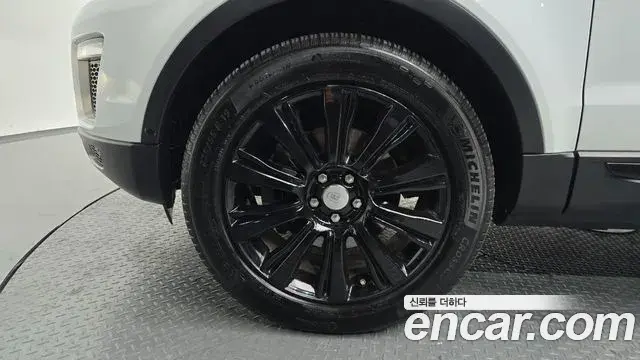 Land Rover Range Rover Evoque 2018 — Фото 5/20