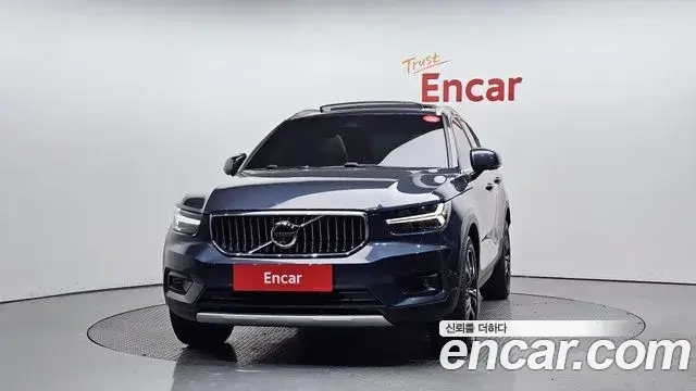 Volvo XC40 2021 — Фото 3/20