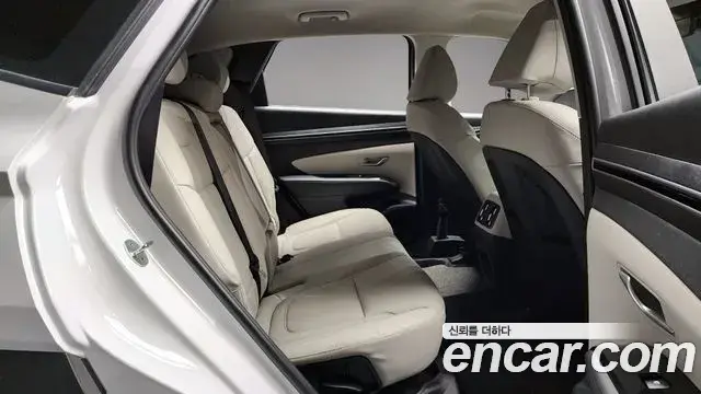 Hyundai Tucson Hybrid 2022 — ფოტო 8/20