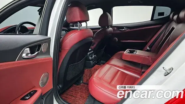 Kia Stinger 2020 — Şəkil 12/20