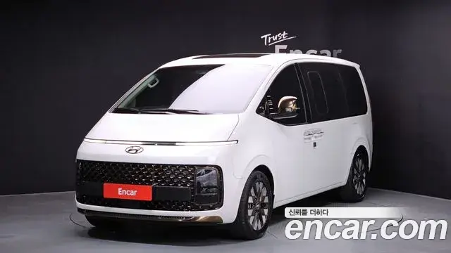 Hyundai Staria 2024 — Фото 1/20