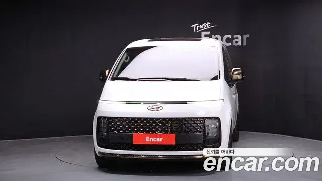 Hyundai Staria 2024 — Фото 3/20