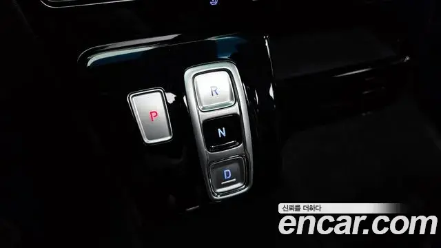 Hyundai Staria 2024 — Фото 9/20