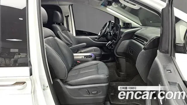 Hyundai Staria 2024 — Фото 11/20