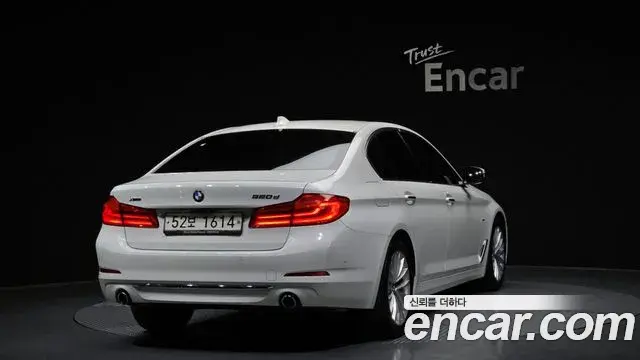 BMW 5 Series 2018 — Фото 2/20