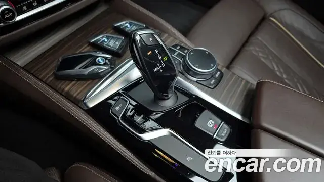 BMW 5 Series 2018 — Фото 9/20