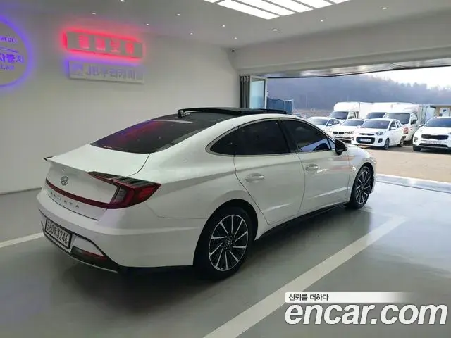 Hyundai Sonata Hybrid 2020 — ფოტო 11/20
